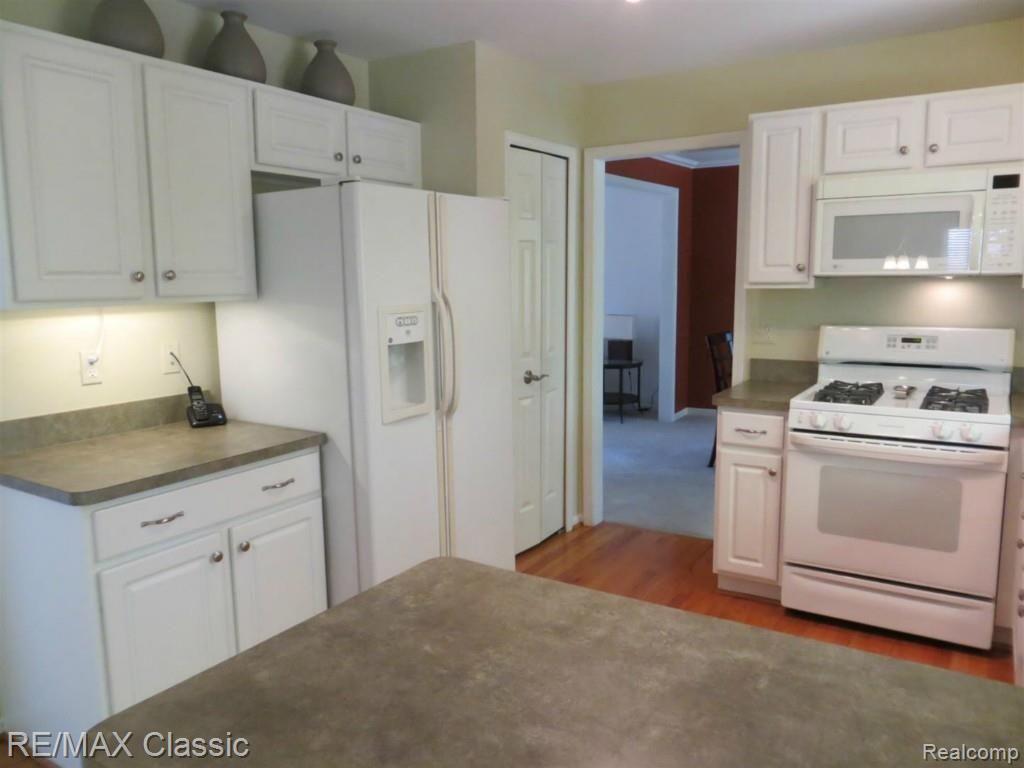 3493 Cascade Circle Rochester Hills, MI 48307 - Photo 8 of 30