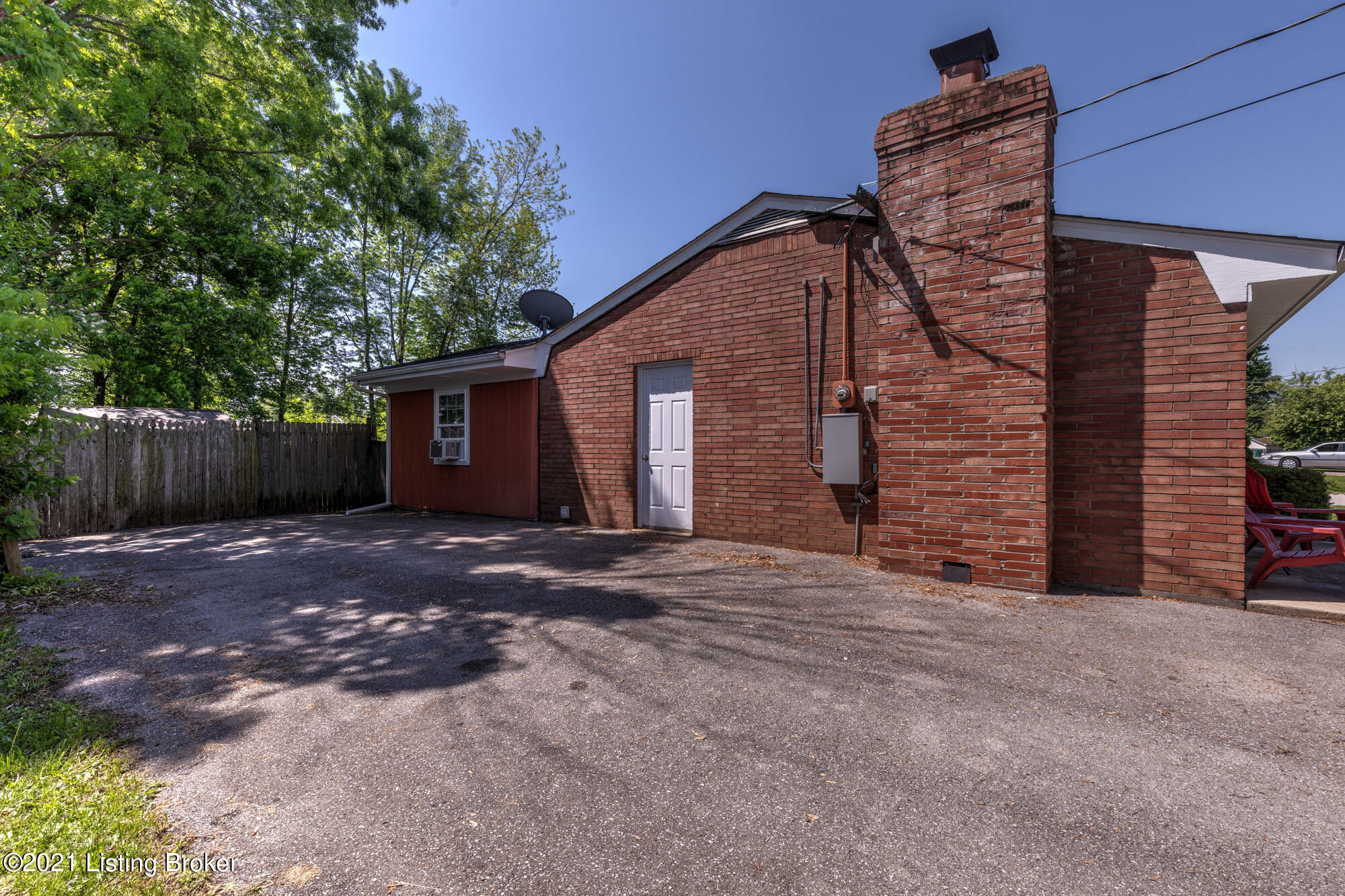 345 Meadowood Road Louisville, KY 40229 - Photo 30 of 35 Meadow030