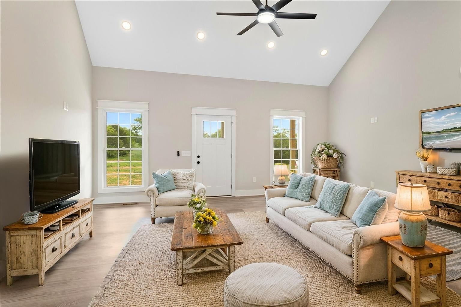 3180 Jett Road Pulaski, TN 38478 - Photo 5 of 27 a living room with furniture and a flat screen tv