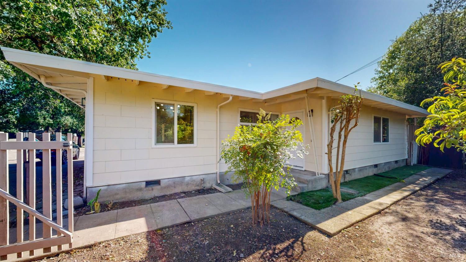 592 South Avenue Santa Rosa, CA 95407 - Photo 3 of 55
