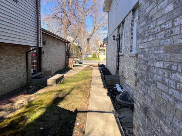 $425,000 | 9848 South Beverly Boulevard, Chicago, IL 60643