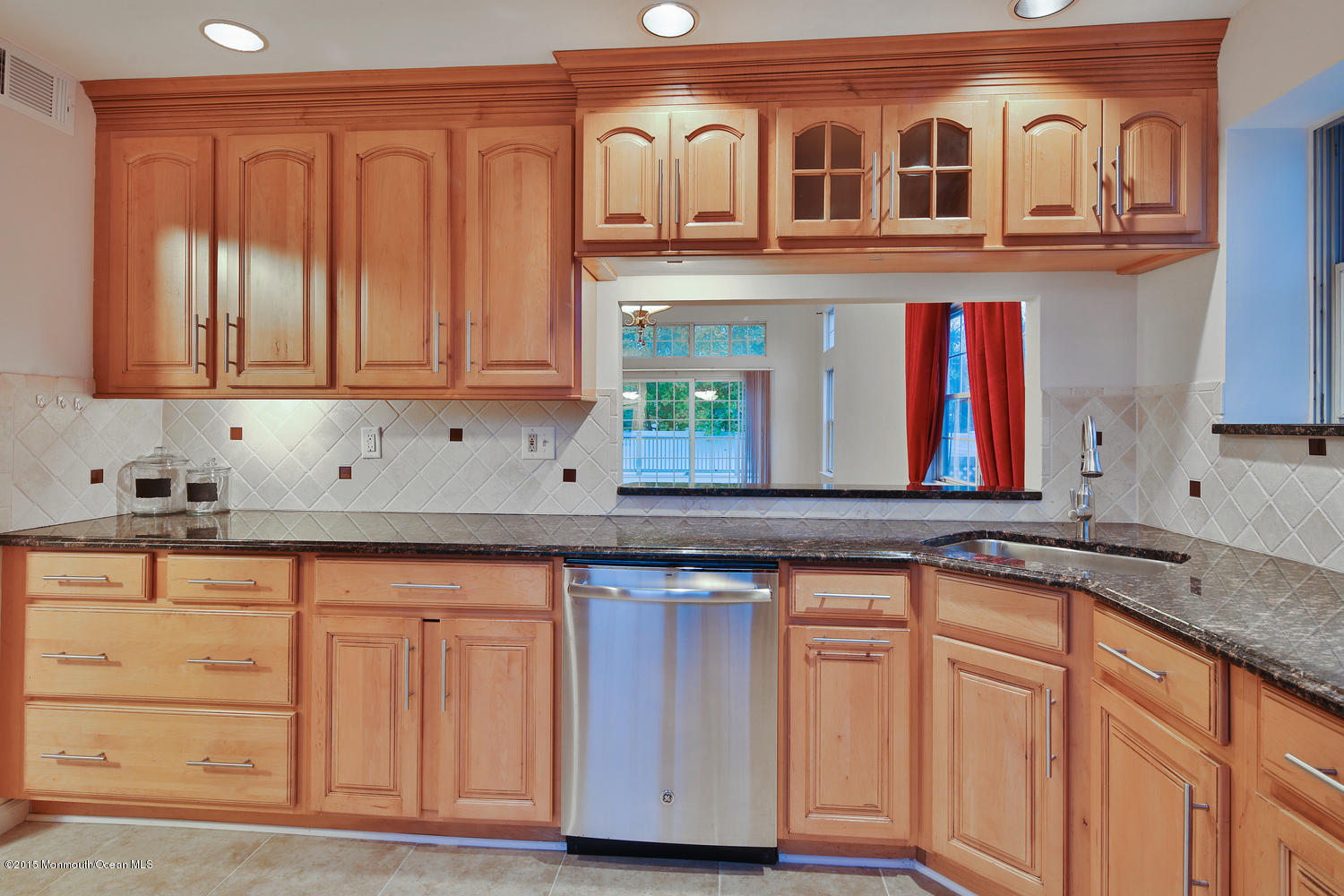 21 Hunters Pointe Middletown, NJ 07748 - Photo 2 of 24 Newer Kitchen