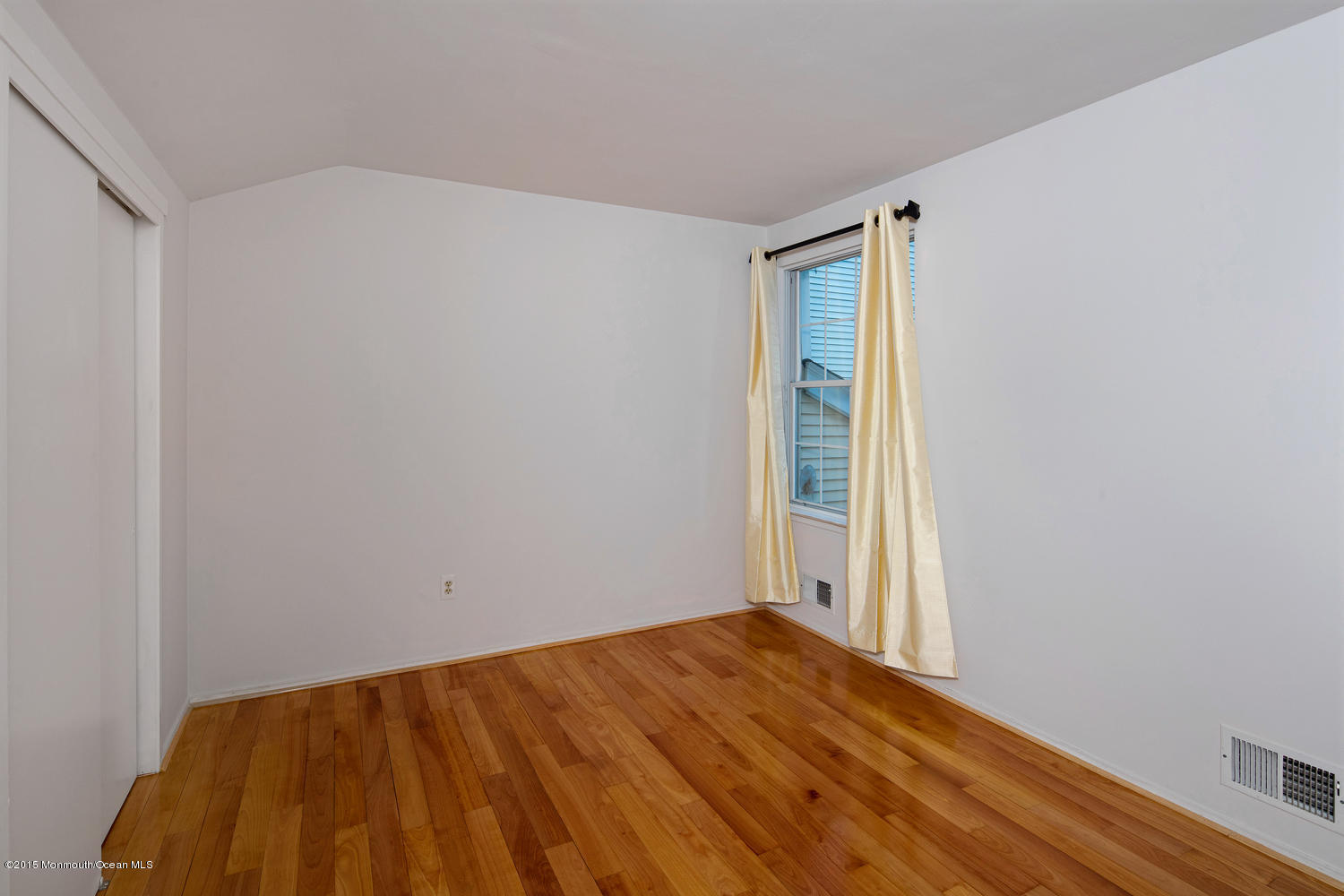 21 Hunters Pointe Middletown, NJ 07748 - Photo 13 of 24 Bedroom