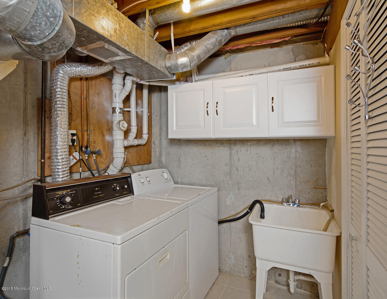 21 Hunters Pointe Middletown, NJ 07748 - Photo 16 of 24 Laundry Room
