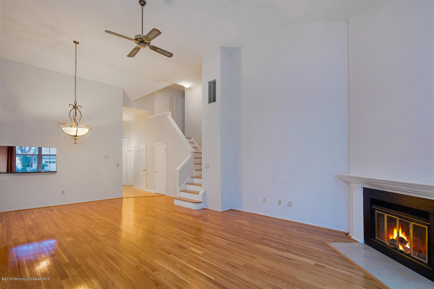 21 Hunters Pointe Middletown, NJ 07748 - Photo 7 of 24 Living Room / Dining Room