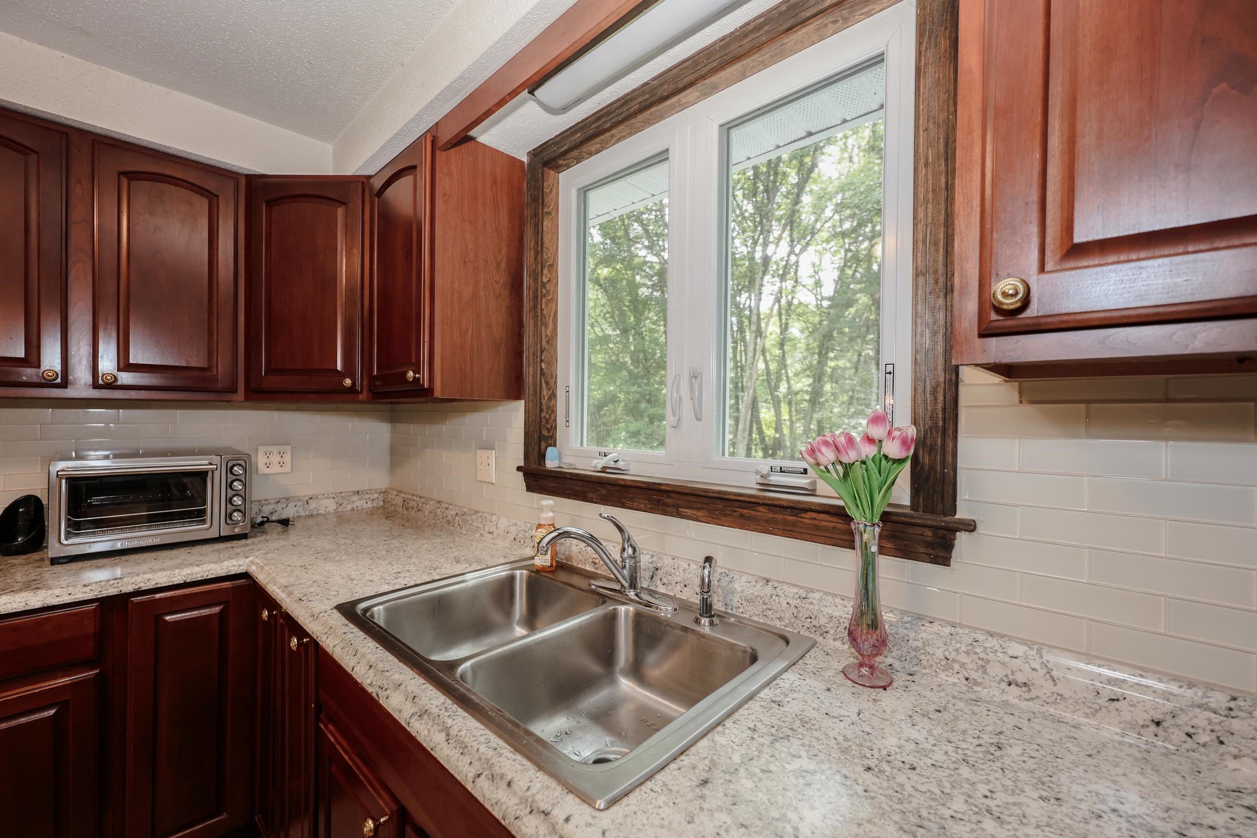 65 Shannon Road Salem, NH 03079 - Photo 8 of 58