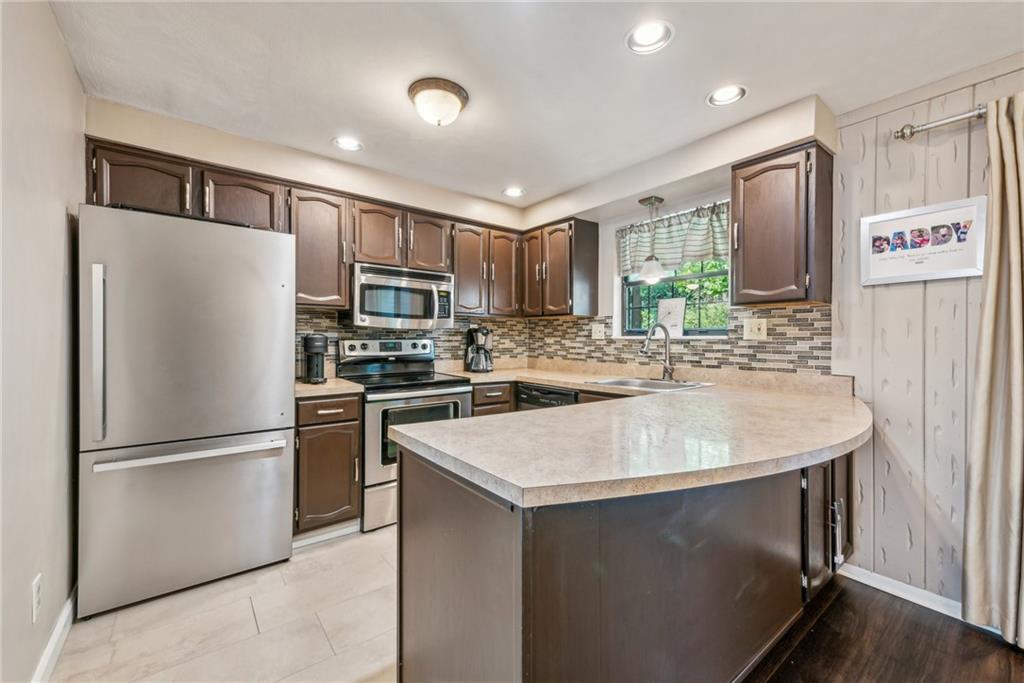 240 Timber Drive Trafford, PA 15085 - Photo 11 of 35