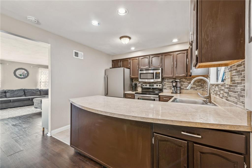 240 Timber Drive Trafford, PA 15085 - Photo 12 of 35