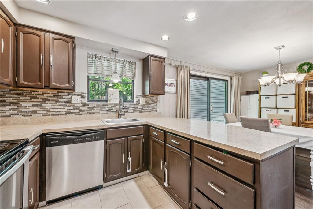 240 Timber Drive Trafford, PA 15085 - Photo 13 of 35