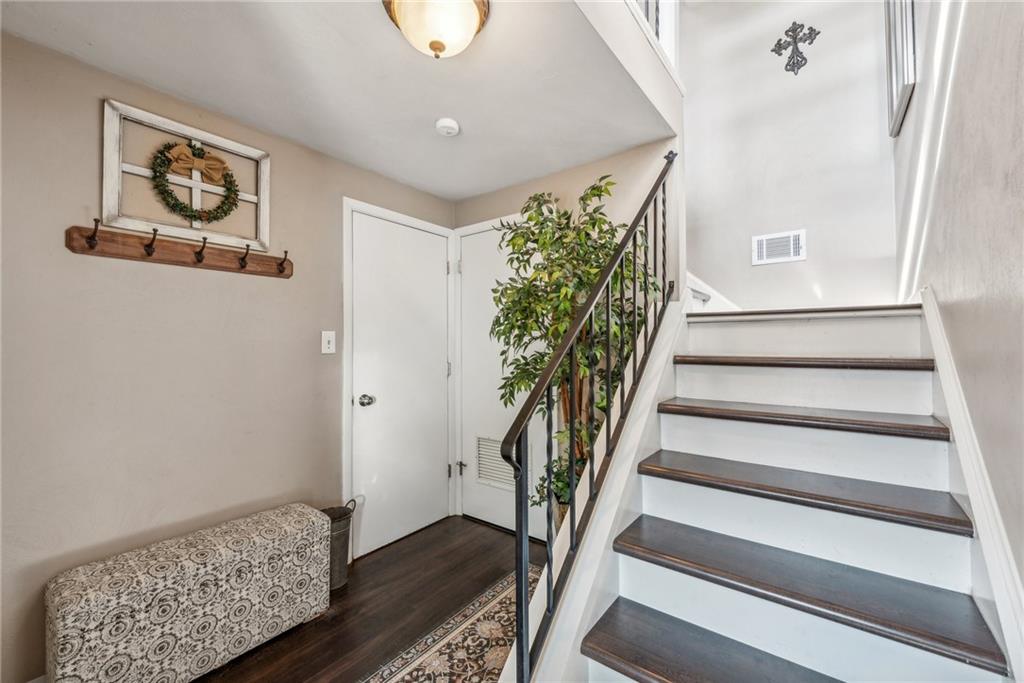 240 Timber Drive Trafford, PA 15085 - Photo 5 of 35