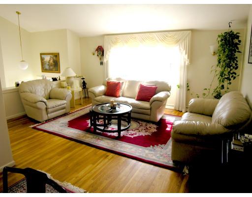 10 Aqueduct Road Wayland, MA 01778 - Photo 4 of 9 Gallery Image 4