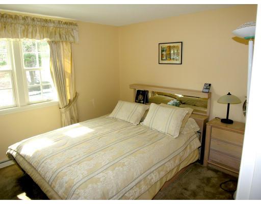 10 Aqueduct Road Wayland, MA 01778 - Photo 8 of 9 Gallery Image 8
