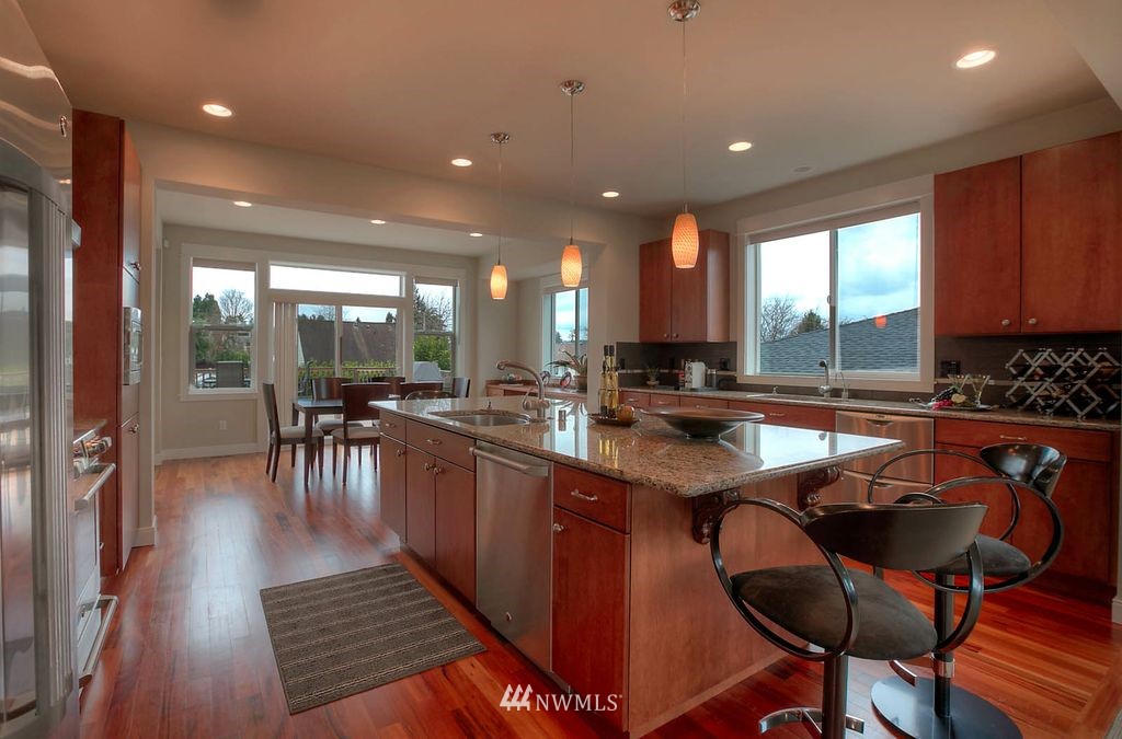 1009 North 33rd Street Renton, WA 98056 - Photo 4 of 15 Gallery Image 4