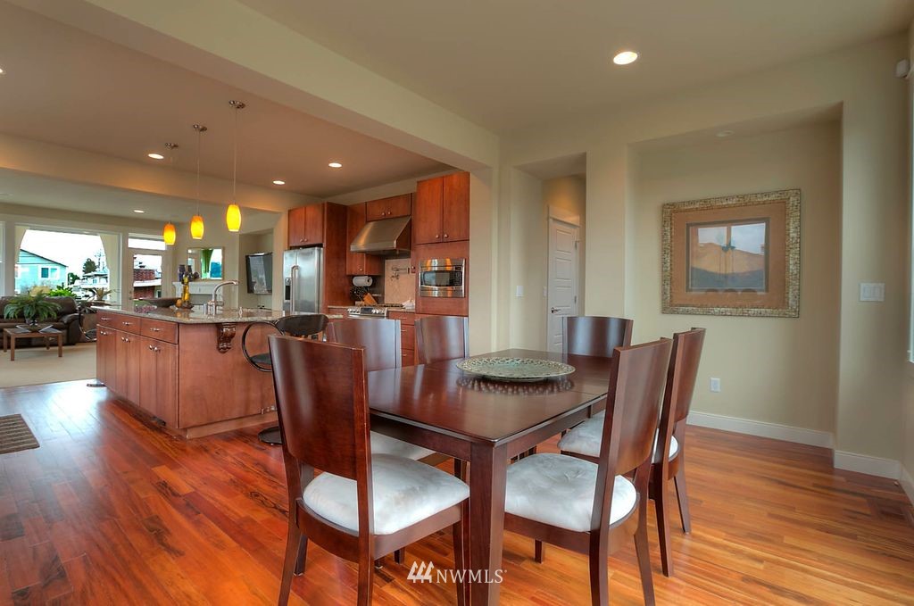 1009 North 33rd Street Renton, WA 98056 - Photo 5 of 15 Gallery Image 5