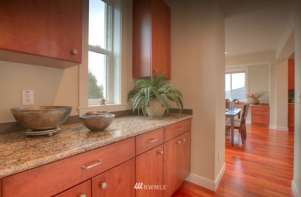 1009 North 33rd Street Renton, WA 98056 - Photo 6 of 15 Gallery Image 6