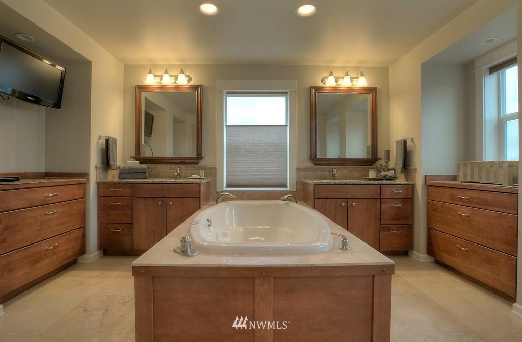 1009 North 33rd Street Renton, WA 98056 - Photo 10 of 15 Gallery Image 10