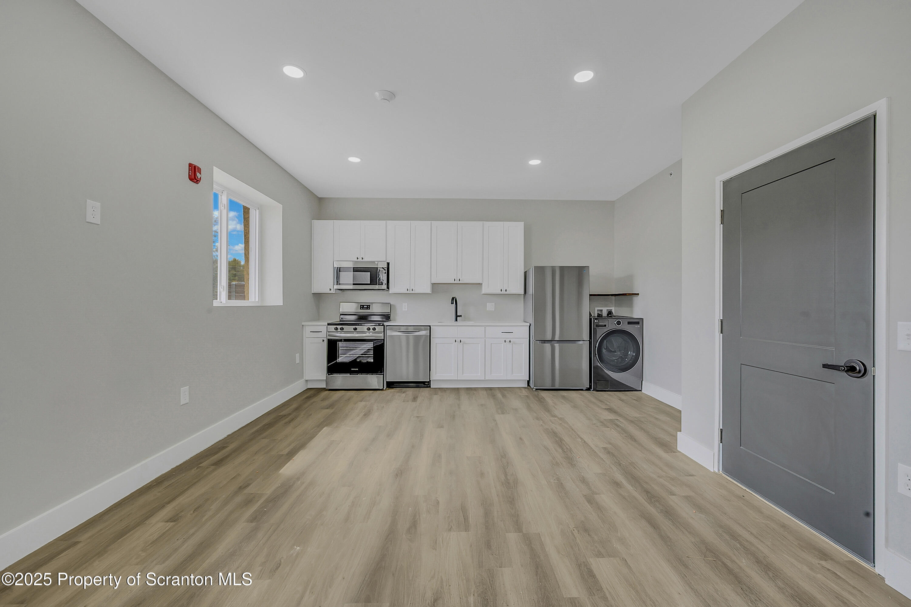 215 Hickory Street, Unit 10 Scranton, PA 18505 - Photo 3 of 10 Hickory Street Unit 10-1497