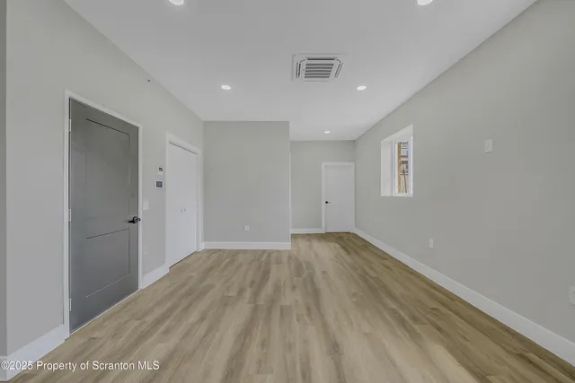 $995 | 215 Hickory Street, Unit 10, Scranton, PA 18505