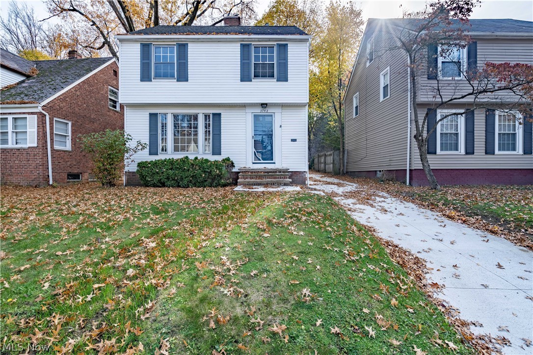 3742 Woodridge Road Cleveland, OH 44121 - Photo 2 of 31 Gallery Image 2