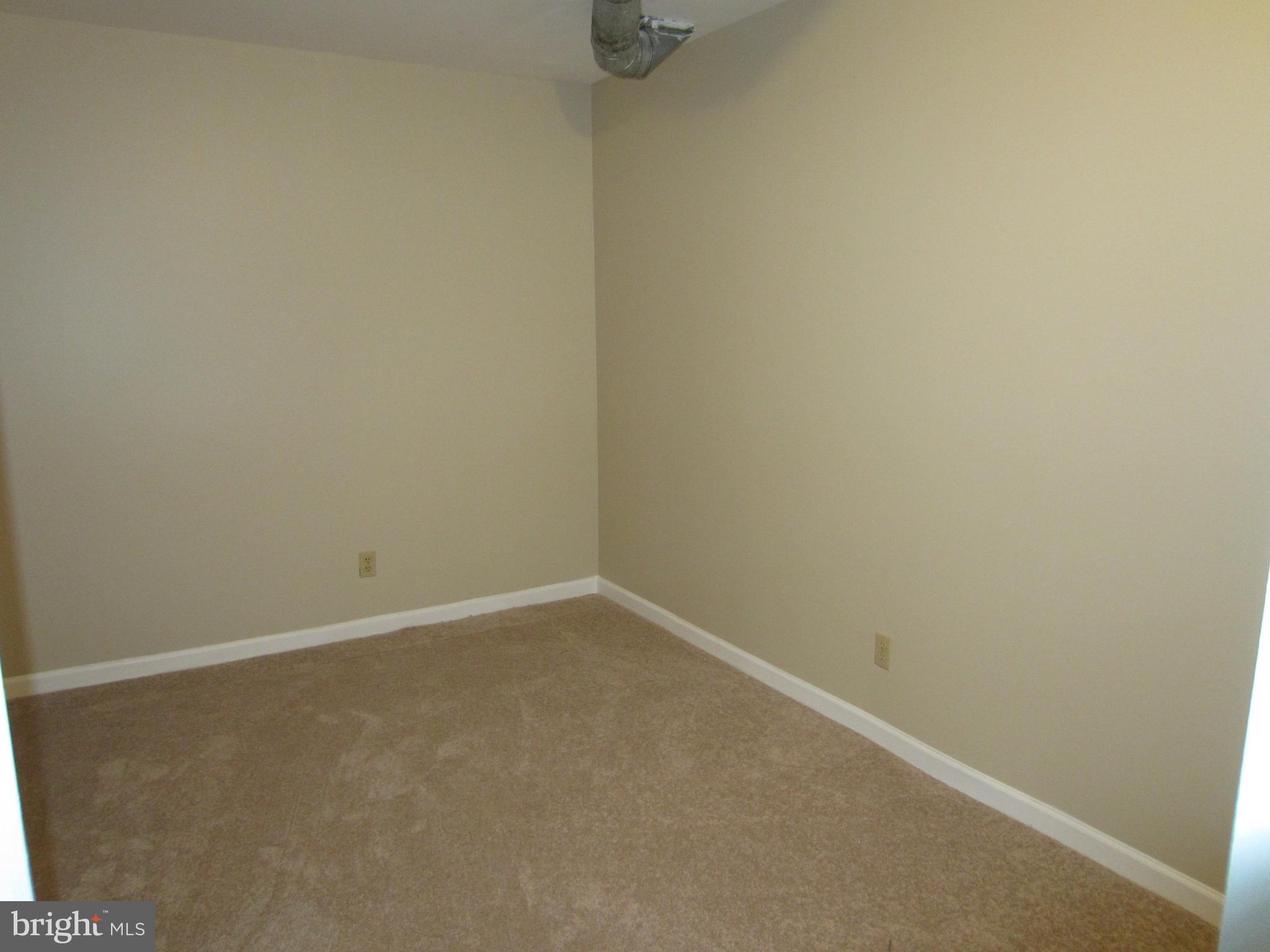 6486 Franconia Road Springfield, VA 22150 - Photo 16 of 16 a room that has a window