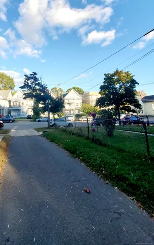 $1,825 | 432 Dixwell Avenue, New Haven, CT 06511