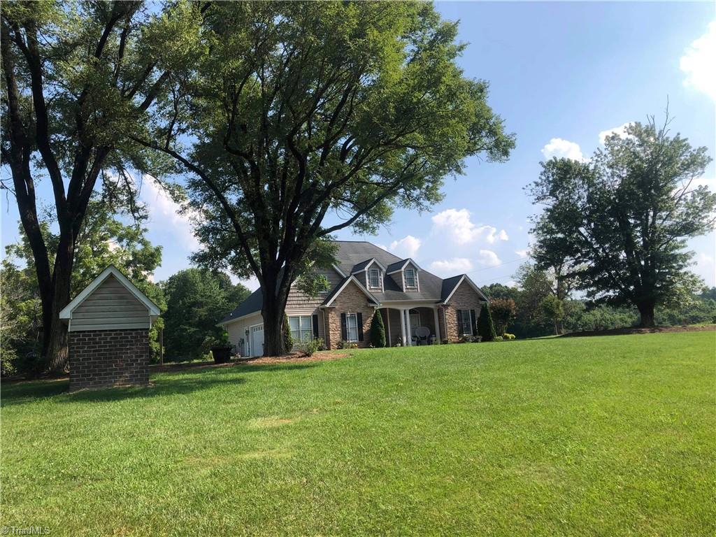 2235 E Road Walnut Cove, NC 27052 - Photo 3 of 40