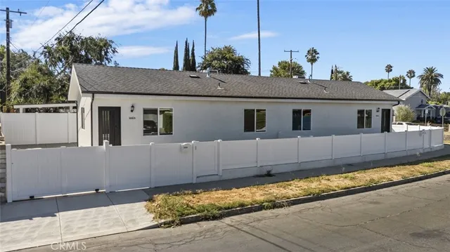 an aerial view of a fireplace with sitting area