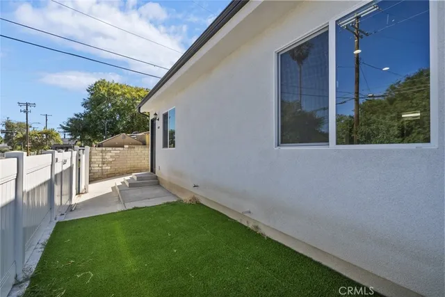 a view of yard from a balcony