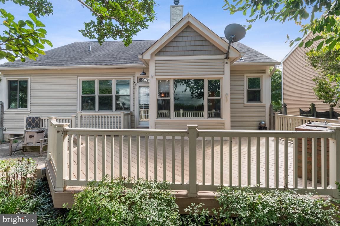 2800 Brite Court Crofton, MD 21114 - Photo 2 of 19 Carefree Trex Decking