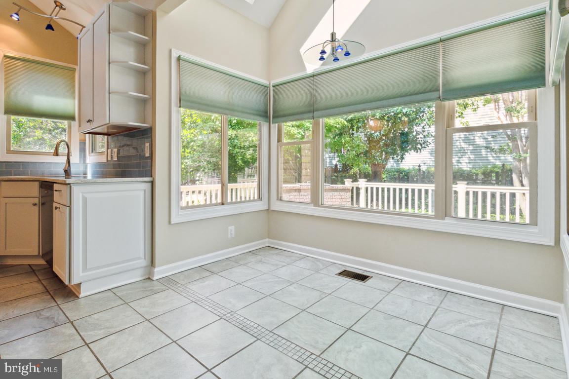 2800 Brite Court Crofton, MD 21114 - Photo 10 of 19 Breakfast Nook