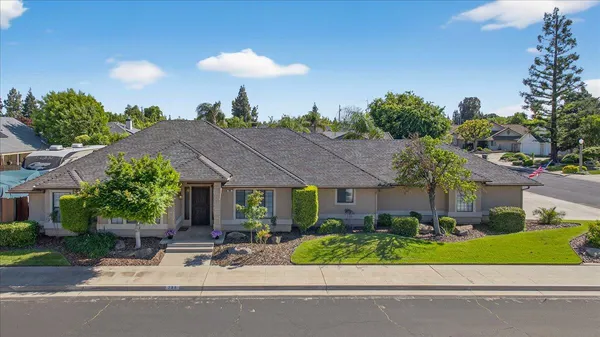 $625,000 | 288 West Paul Avenue, Clovis, CA 93612