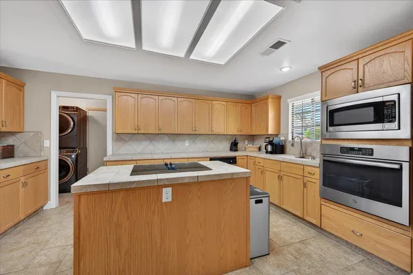 $625,000 | 288 West Paul Avenue, Clovis, CA 93612