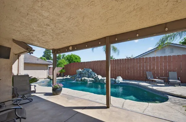 $625,000 | 288 West Paul Avenue, Clovis, CA 93612