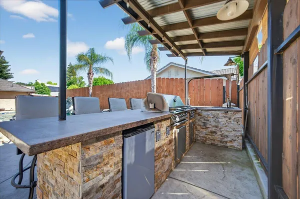 $625,000 | 288 West Paul Avenue, Clovis, CA 93612