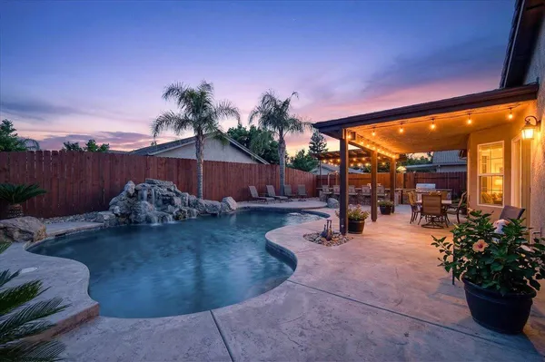 $625,000 | 288 West Paul Avenue, Clovis, CA 93612