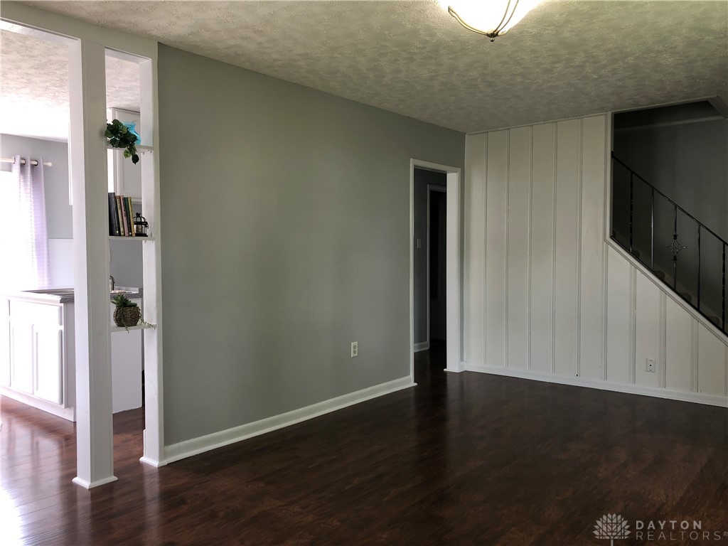 2205 South Hadley Road Springfield, OH 45505 - Photo 7 of 38 Gallery Image 7