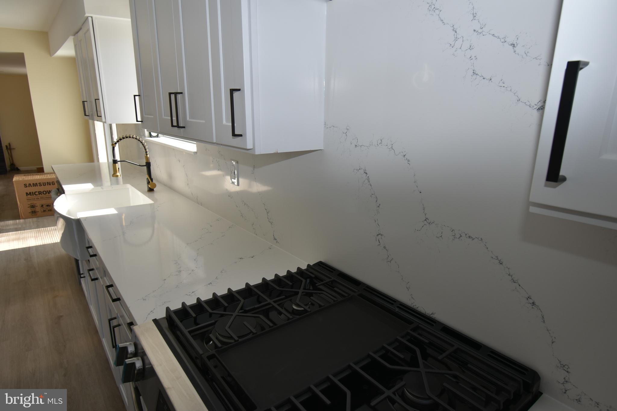 906 Marlowe Road Cherry Hill, NJ 08003 - Photo 15 of 38 a close view of stove top oven