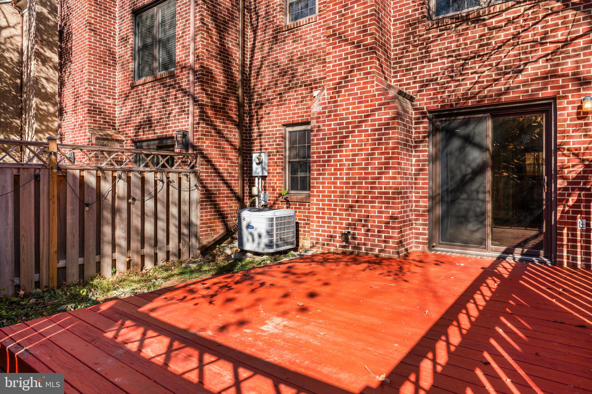5416 Wycklow Court Alexandria, VA 22304 - Photo 43 of 46 a backyard of a house with barbeque oven