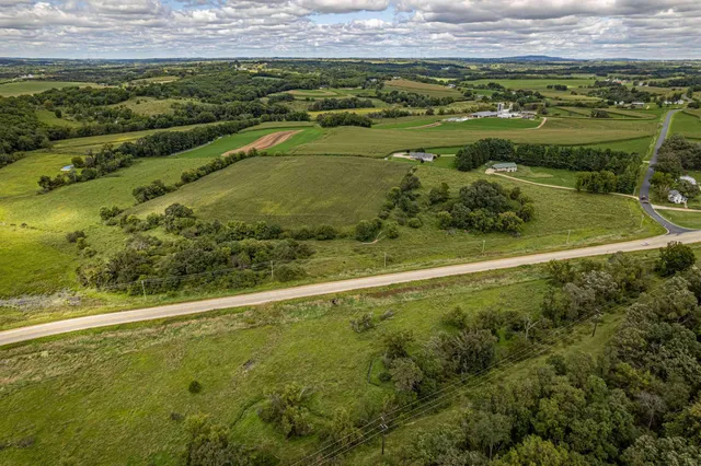 $558,000 | 50 Hwy 78, Blanchardville, WI 53516