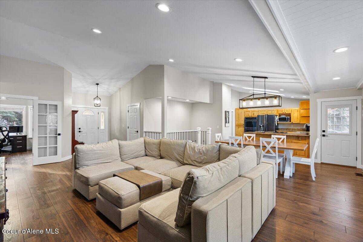 2447 East Garwood Road Hayden, ID 83835 - Photo 12 of 55 Living Room & Kitchen