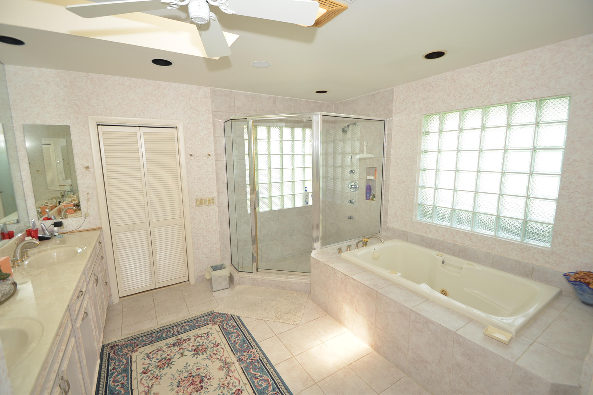 7012 Woodbridge Circle Boca Raton, FL 33434 - Photo 20 of 35 Master Bath