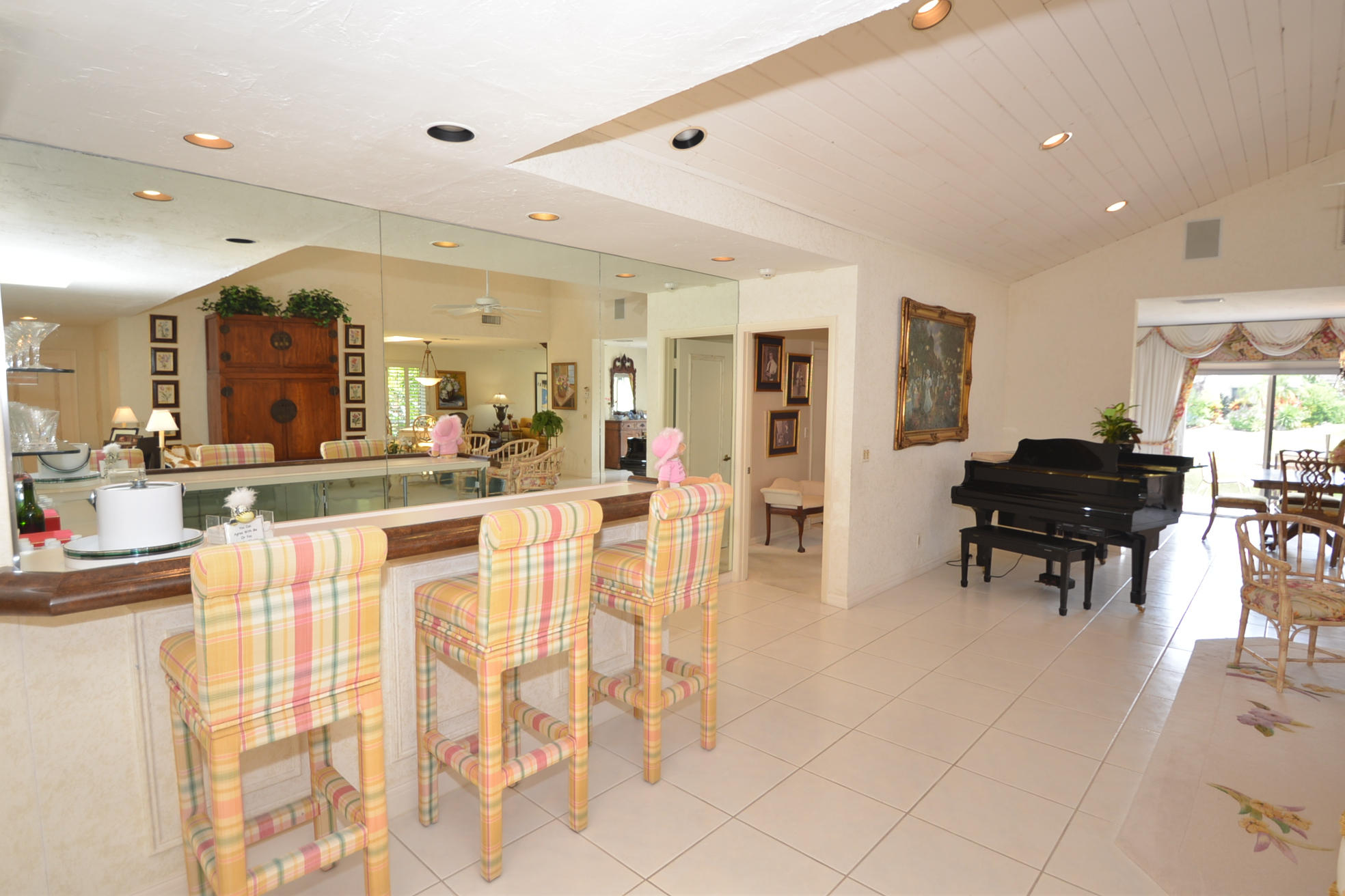 7012 Woodbridge Circle Boca Raton, FL 33434 - Photo 6 of 35 Living Area