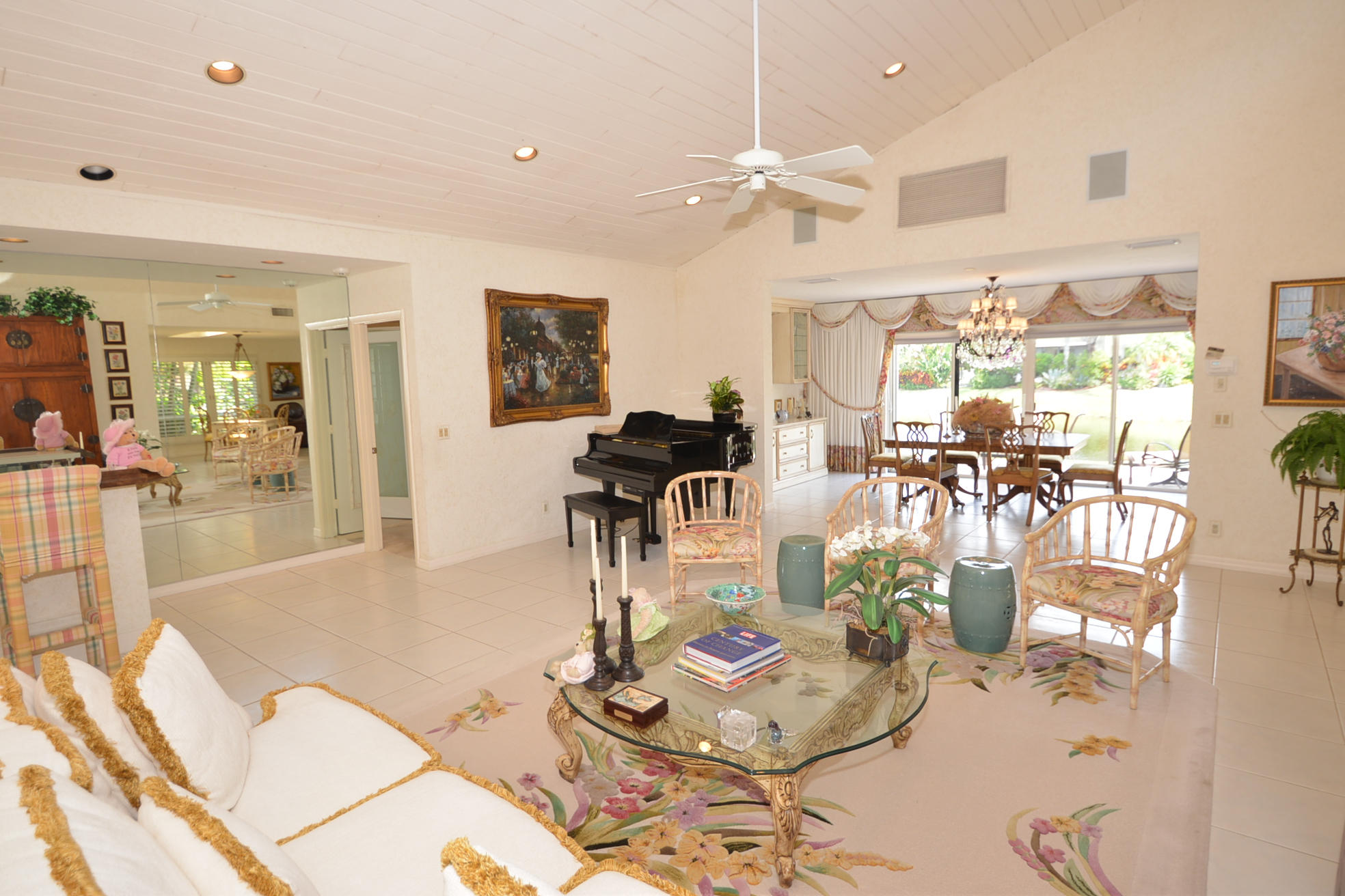 7012 Woodbridge Circle Boca Raton, FL 33434 - Photo 7 of 35 Living Area