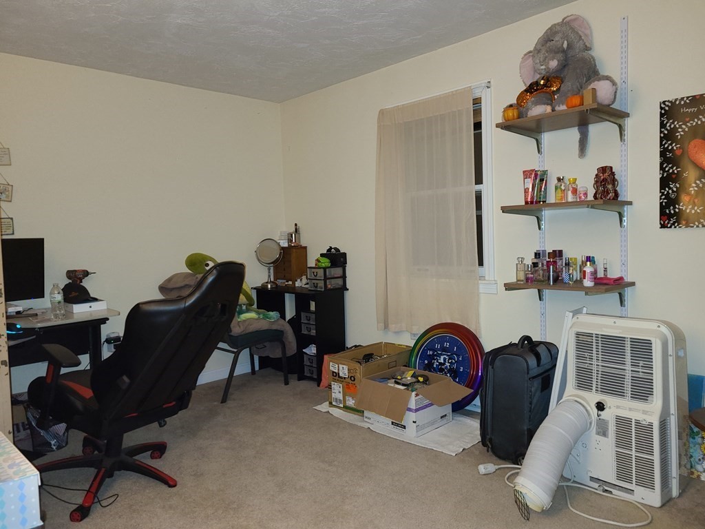 32 Edna Circle, Unit 32 North Brookfield, MA 01535 - Photo 8 of 12