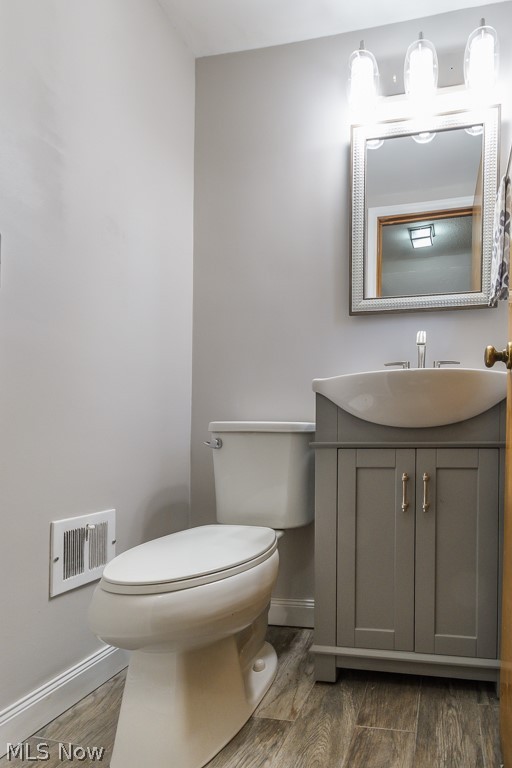 3862 Faversham Road Cleveland, OH 44118 - Photo 13 of 29 Gallery Image 13