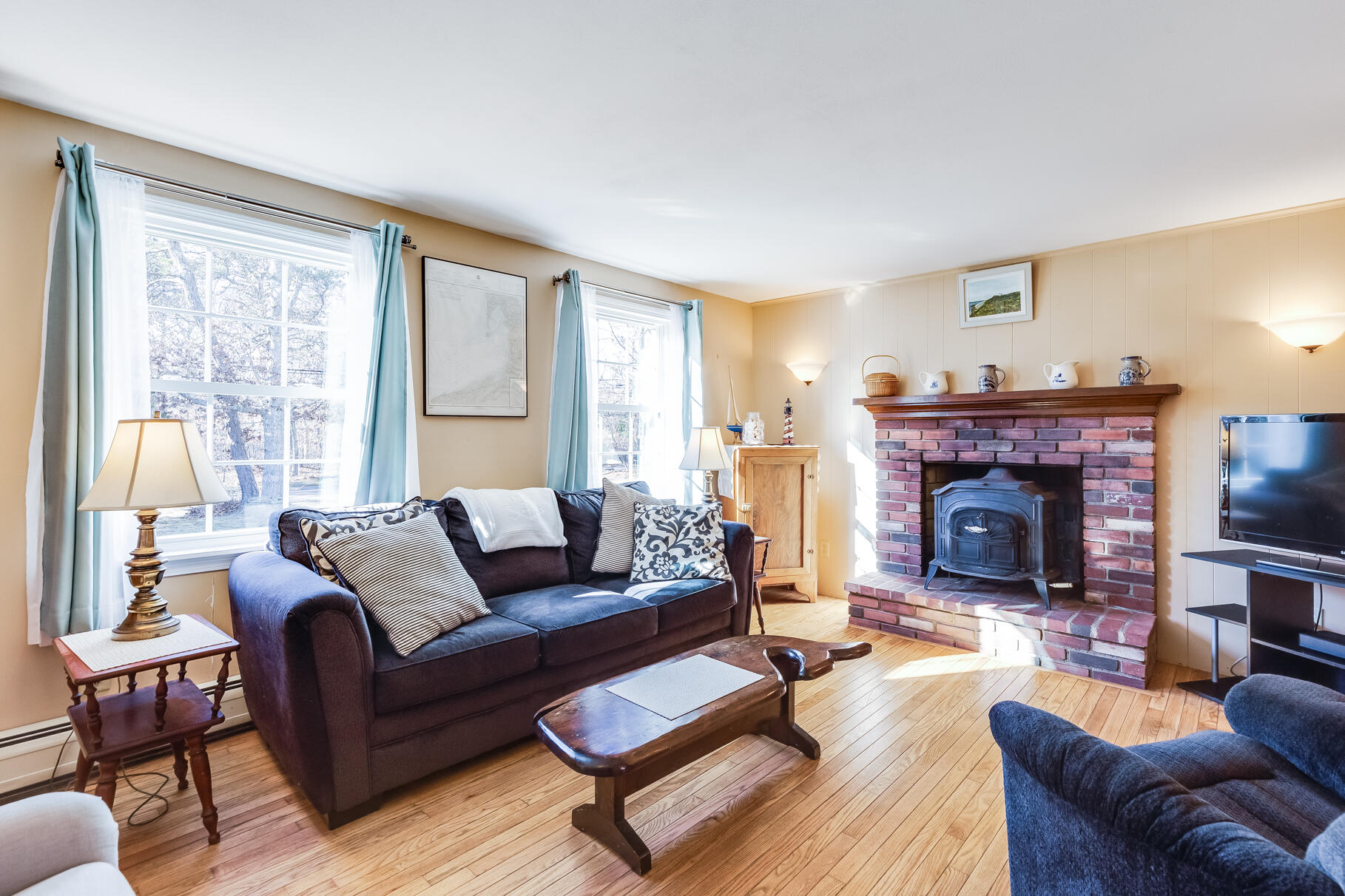 990 Massasoit Road Eastham, MA 02642 - Photo 6 of 36 livingroom