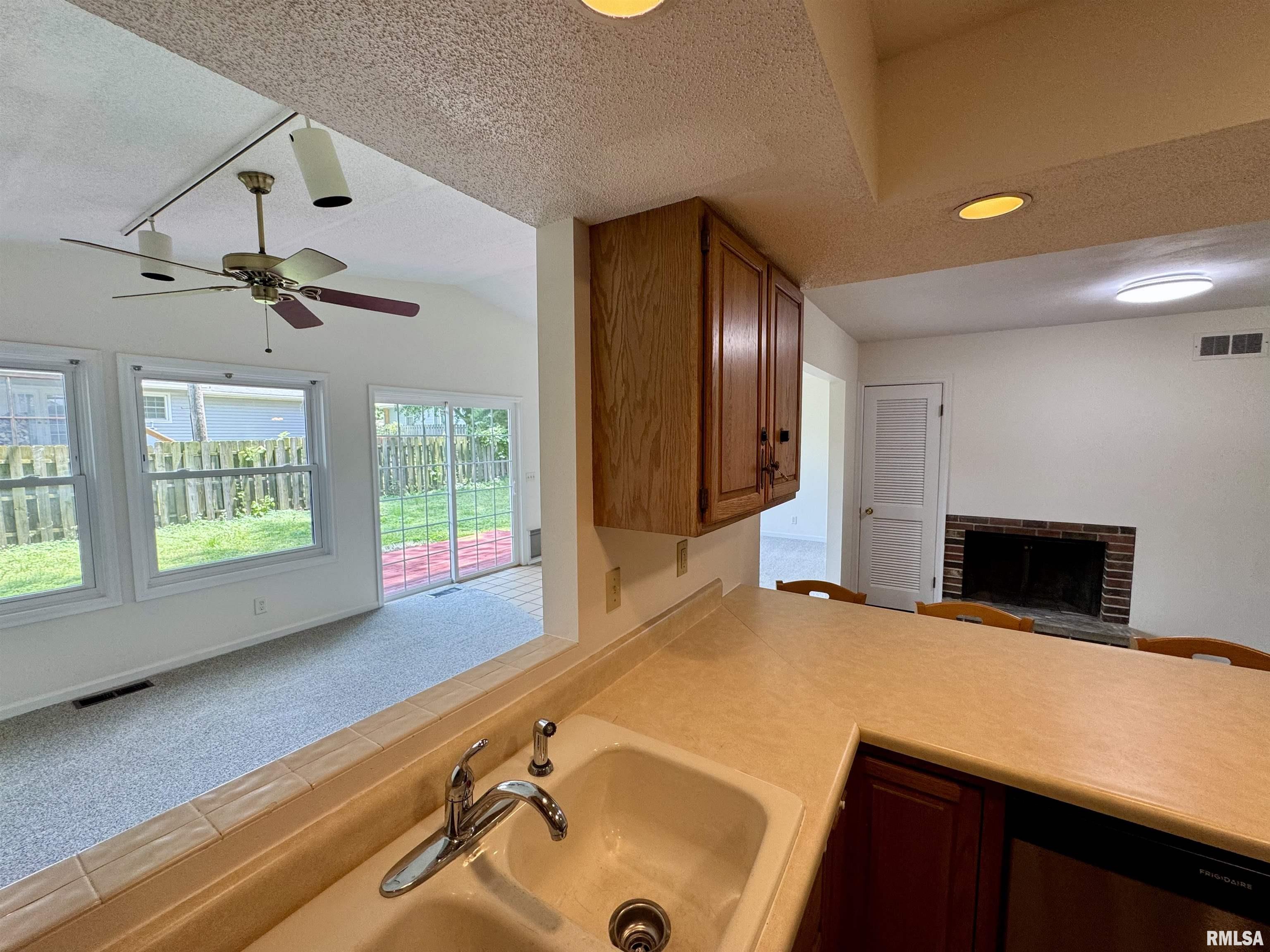 133 Holden Drive Macomb, IL 61455 - Photo 12 of 37