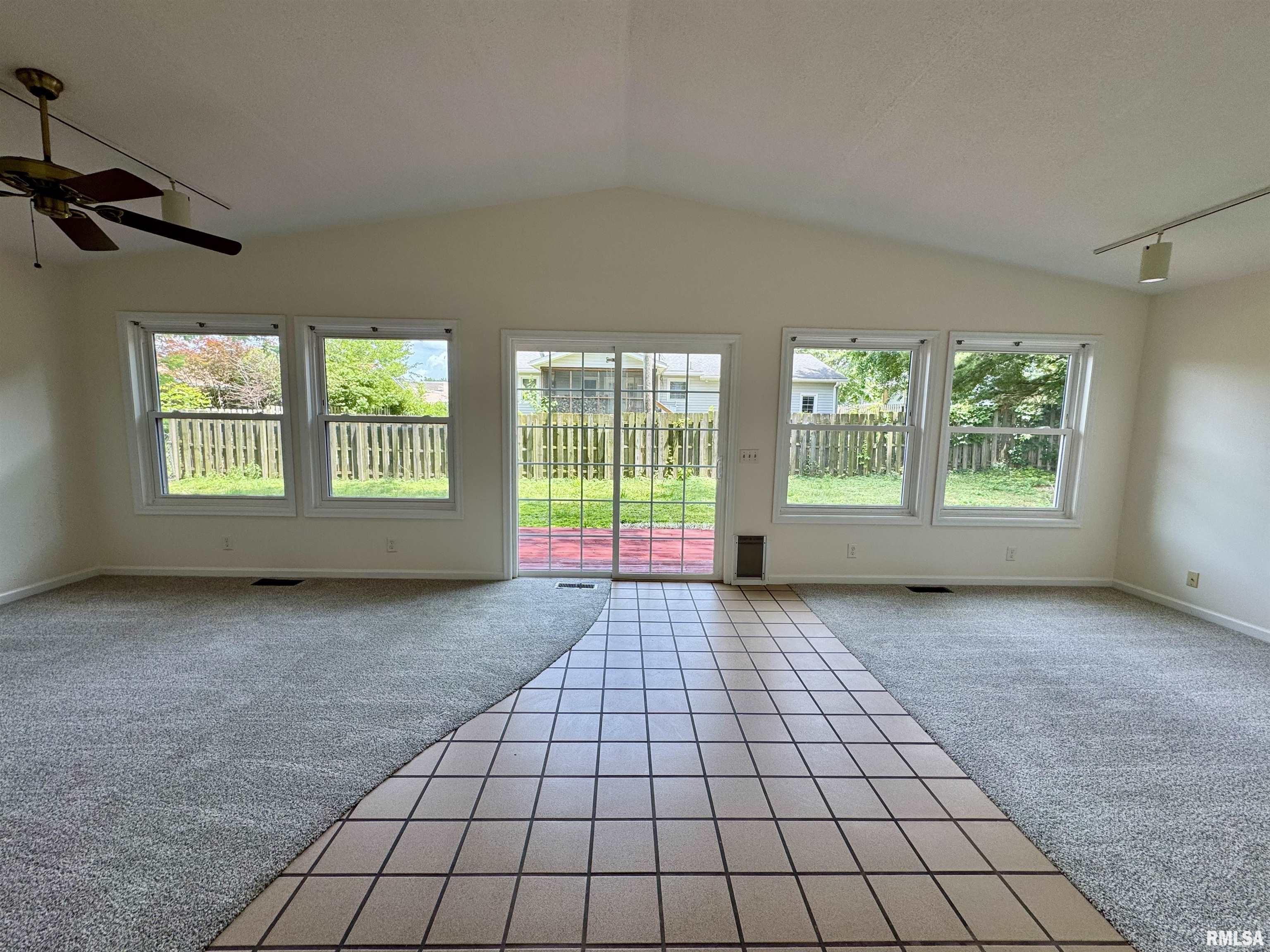 133 Holden Drive Macomb, IL 61455 - Photo 15 of 37