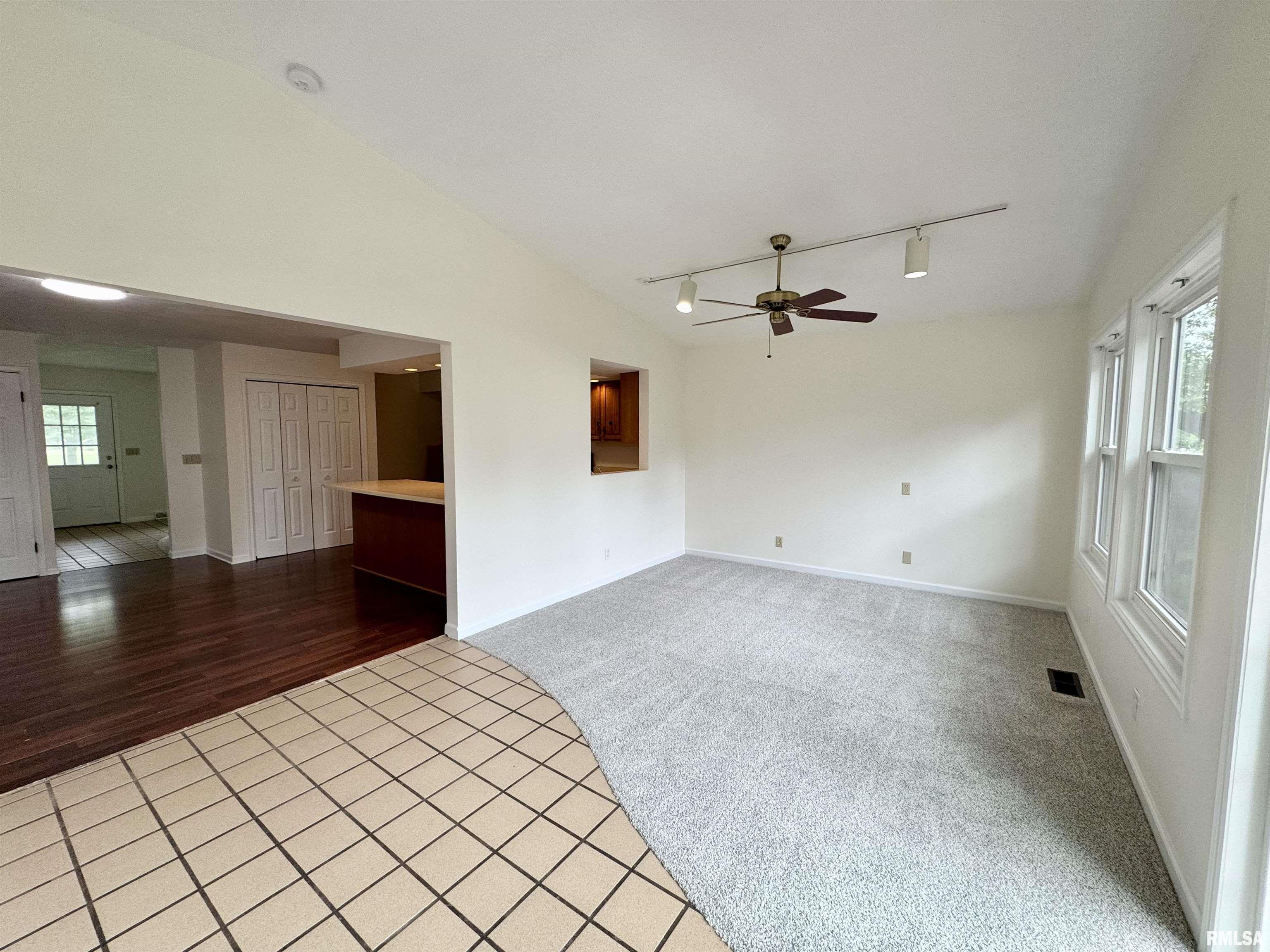 133 Holden Drive Macomb, IL 61455 - Photo 18 of 37