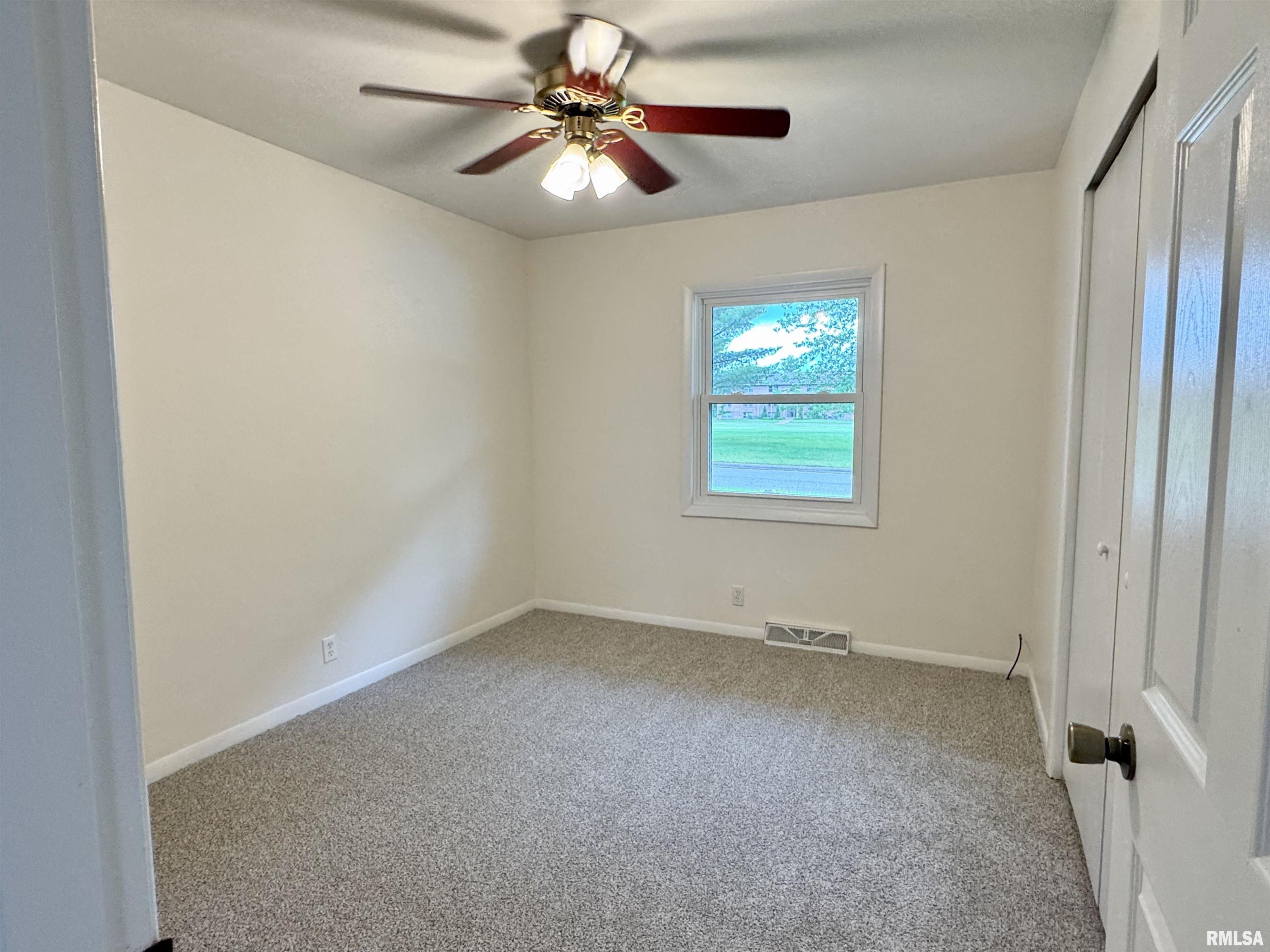 133 Holden Drive Macomb, IL 61455 - Photo 21 of 37